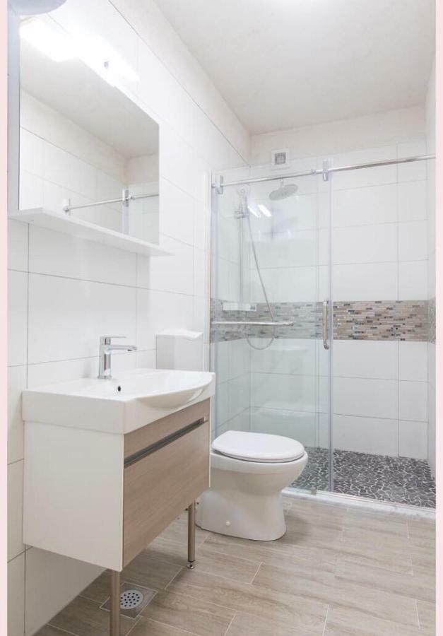 Alena Luxury Apartment With Jacuzzi スプリト エクステリア 写真
