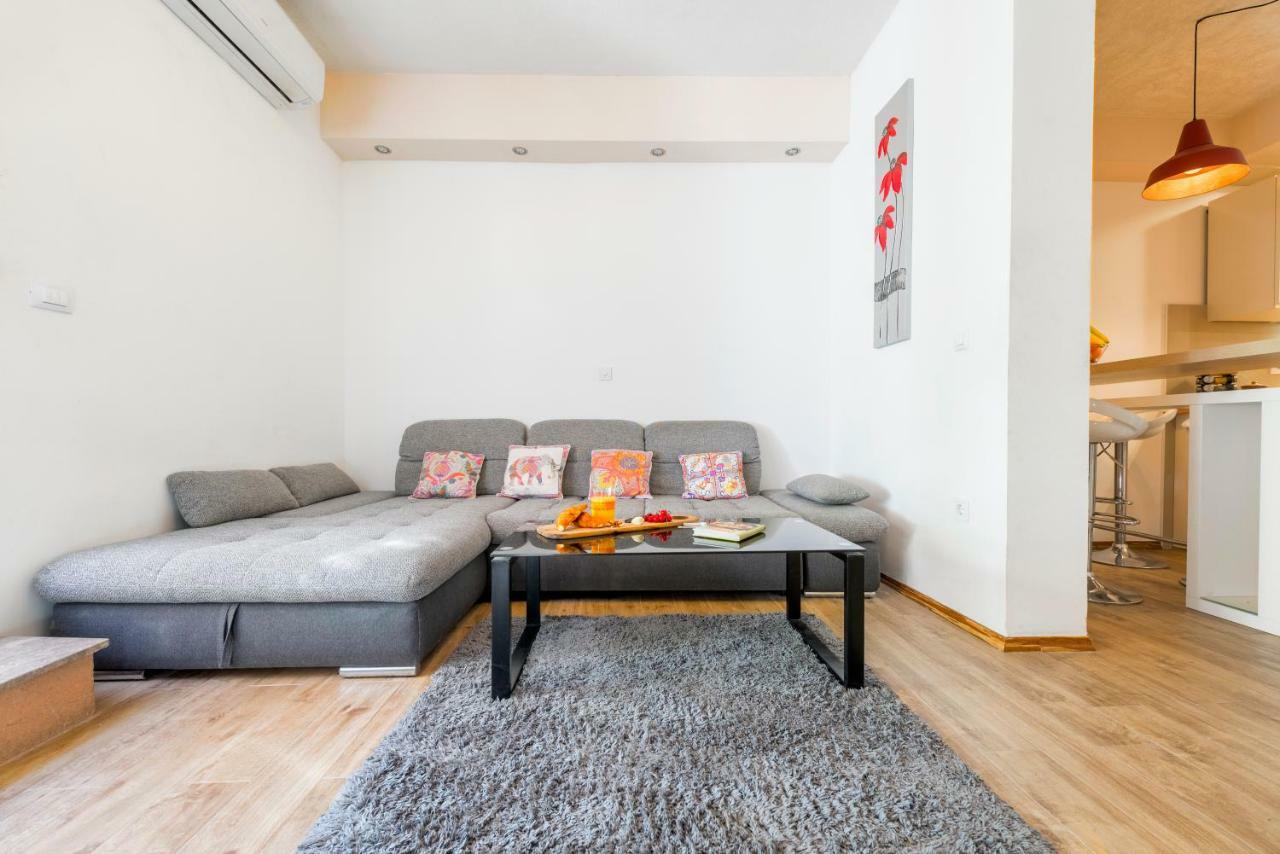 Alena Luxury Apartment With Jacuzzi スプリト エクステリア 写真
