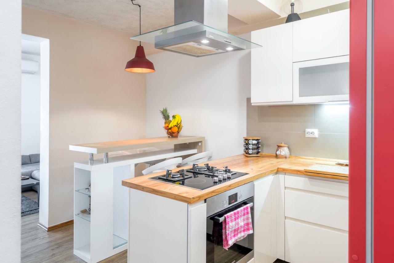 Alena Luxury Apartment With Jacuzzi スプリト エクステリア 写真