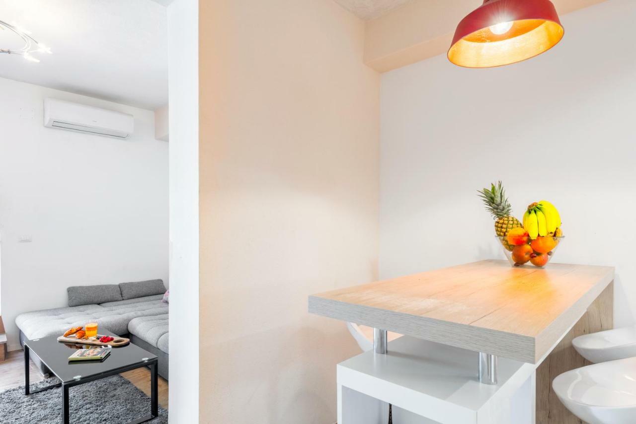 Alena Luxury Apartment With Jacuzzi スプリト エクステリア 写真