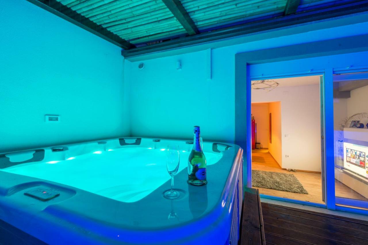 Alena Luxury Apartment With Jacuzzi スプリト エクステリア 写真